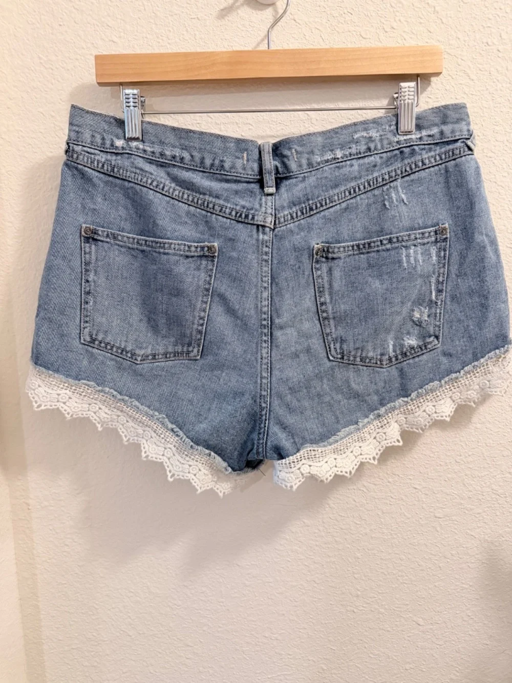 Free People Distressed Denim Crochet Lace Cutoff Shorts Size 31 Boho Festival